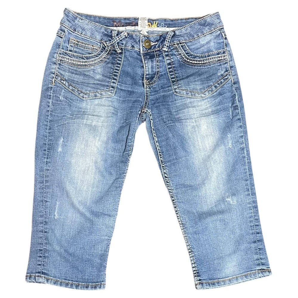 Mudd Distressed Capri Denim